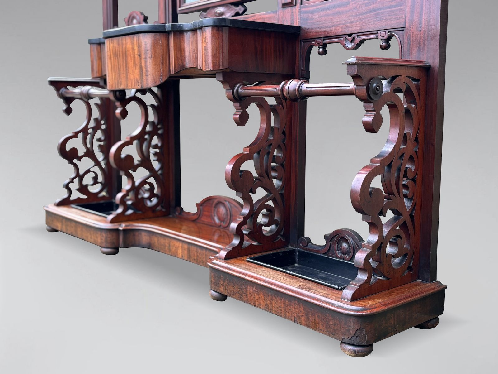 Large 19th Century Victorian Period Mahogany Hall Stand With Arched Mirror photo 3400.0