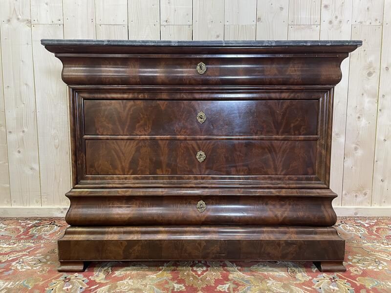 Commode époque Louis Philippe En Acajou Et Placage D’acajou Marbre Gris Veiné