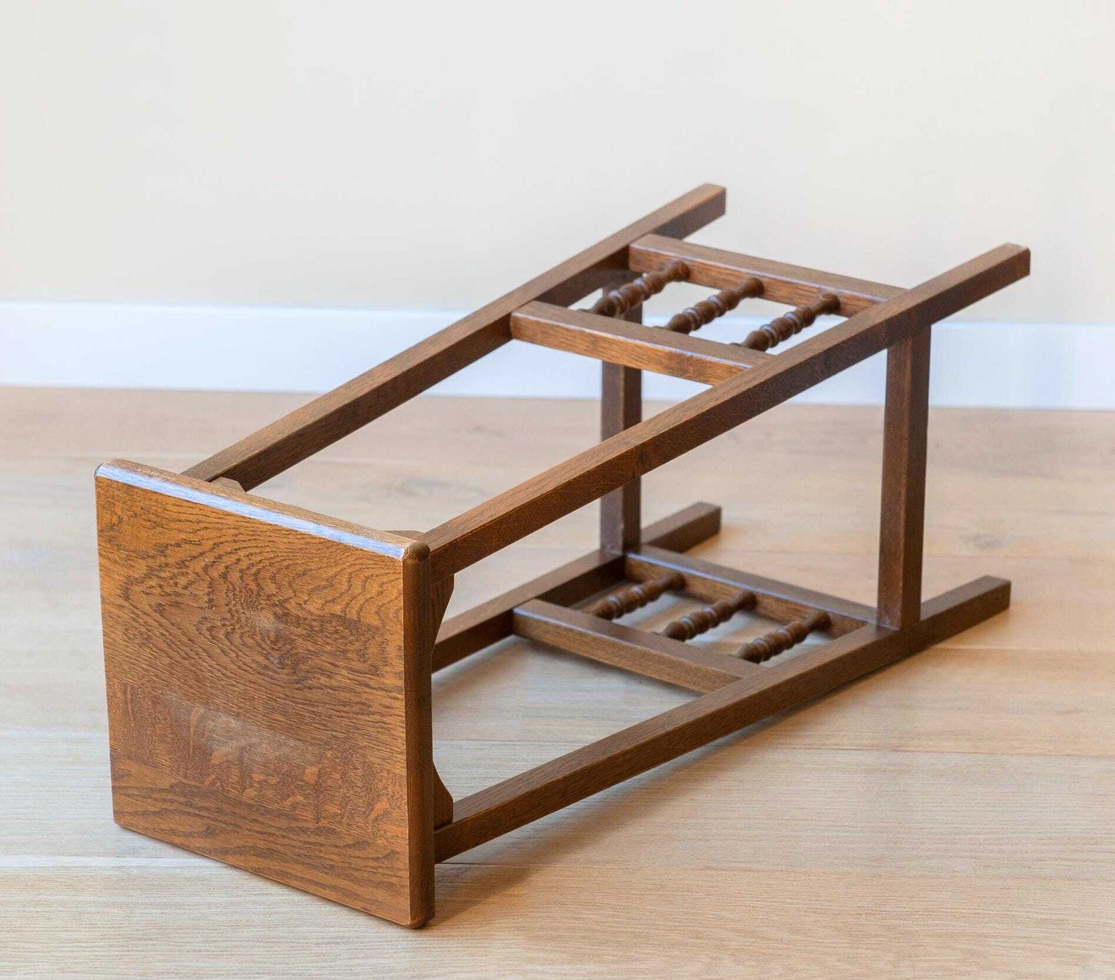 Eiken plantenstandaard, vintage houten kruk, handgesneden plantentafel, hoge vierkante bijzettafel, rustieke woondecoratie photo 200.0