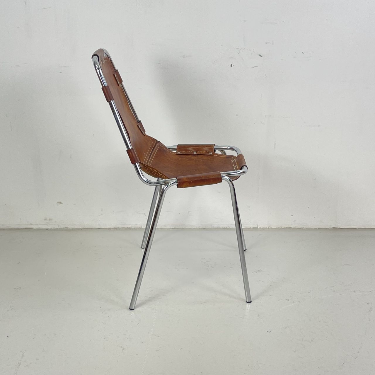1970s Brown Leather Charlotte Perriand Les Arcs Chair photo vintage