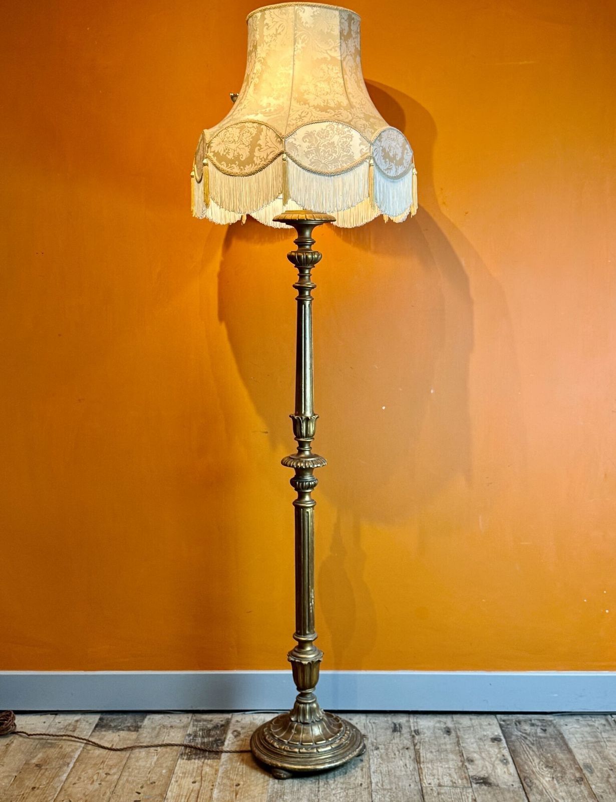 Vintage Italian Giltwood Floor Lamp photo for sale