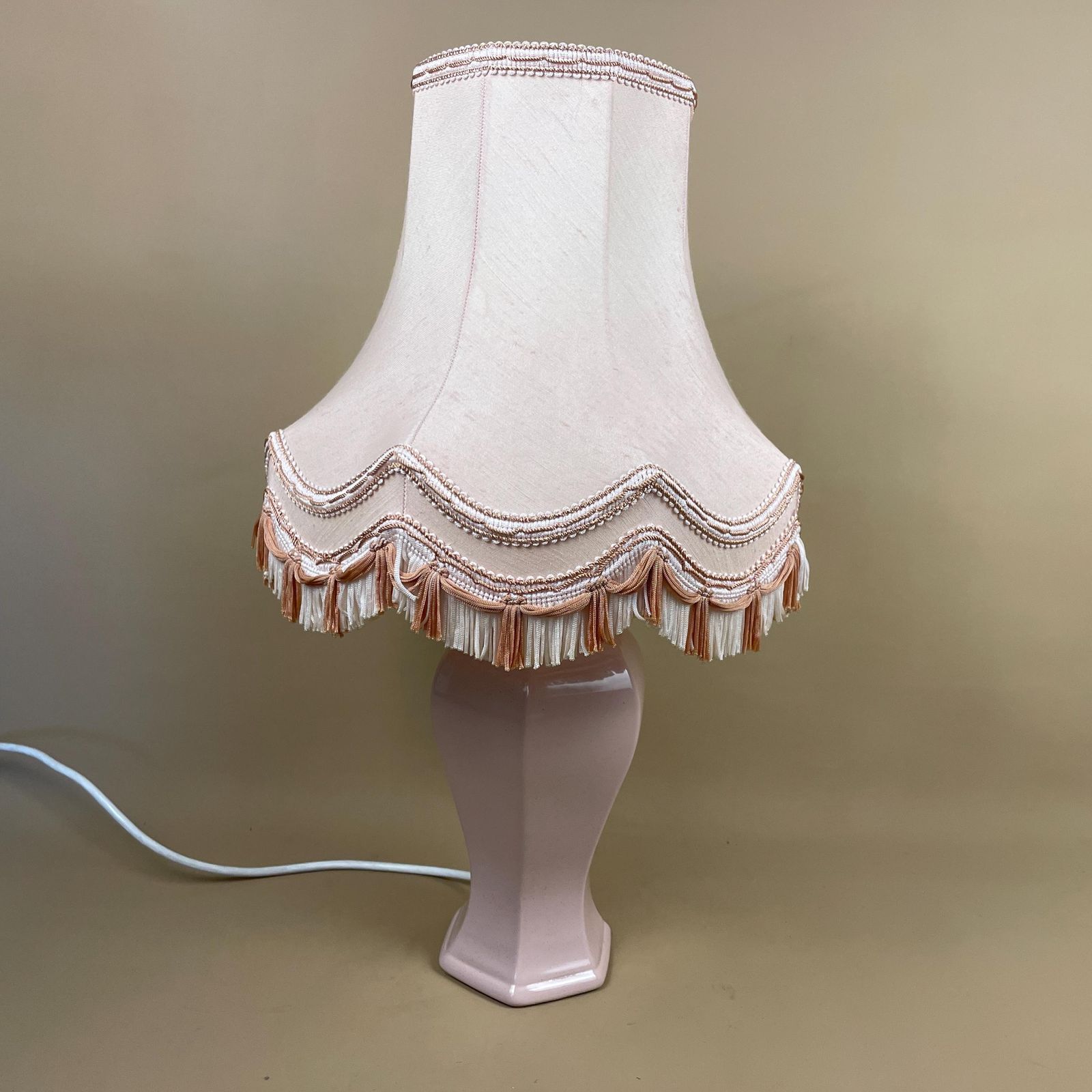 Vintage Ceramic Pale Pink Lamp Bedside Table Light Round Hexagon Retro Cottage Pottery Lampshade Shade Tassel Fringe Edge photo furniture
