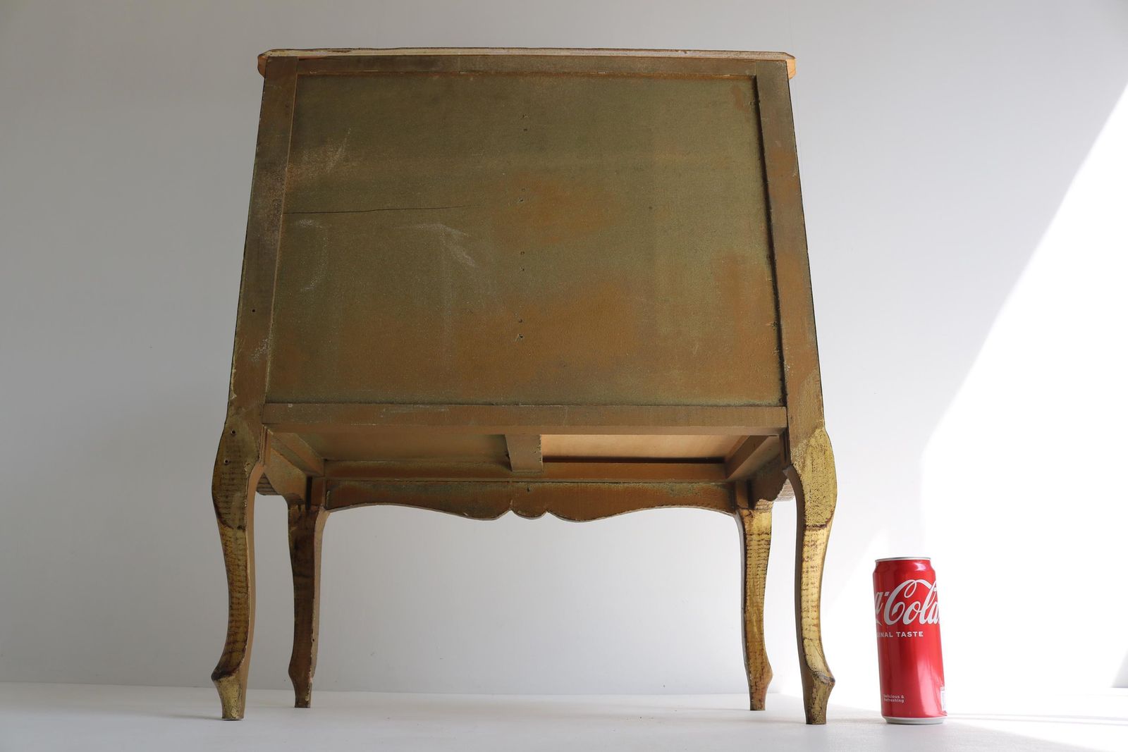 photo furniture Florentijns Verguld Kastje Italiaans Klein Kastje Hollywood Regency Nachtkastje Mid Century Bijzettafel Vintage Nachtkastje Met Lades En Deur Jaren 60