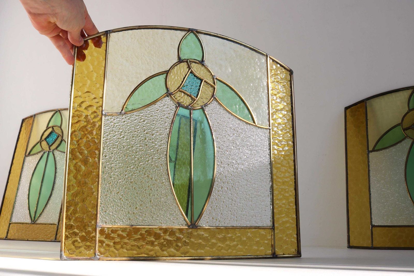 Set Van 5 Antieke Art Deco Glas In Lood Panelen Met Bloemmotief – Raampanelen Ca. Jaren 1920–1930 photo for sale