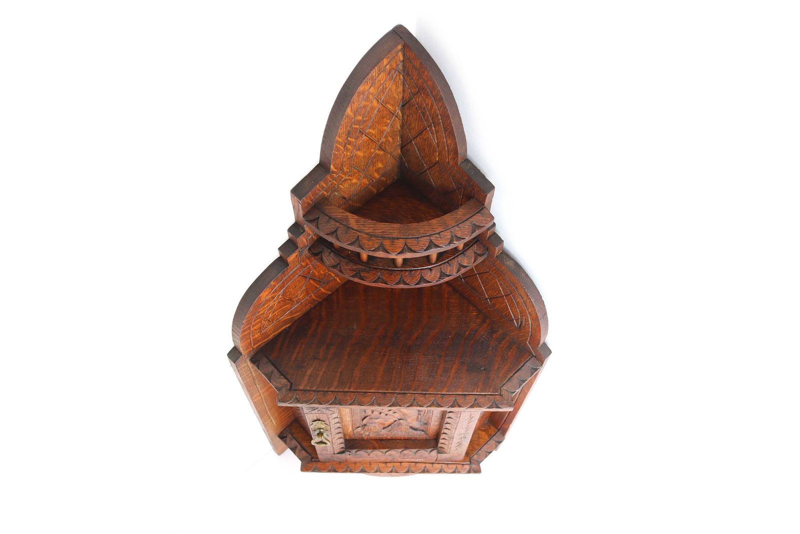 Antiek 19e Eeuws Frans Bretons Renaissance Eiken Gesneden Hoekwandkastje Met Ridder, Ca. 1880 – Medicijn , Badkamer  En Keukenkast photo 1011.0