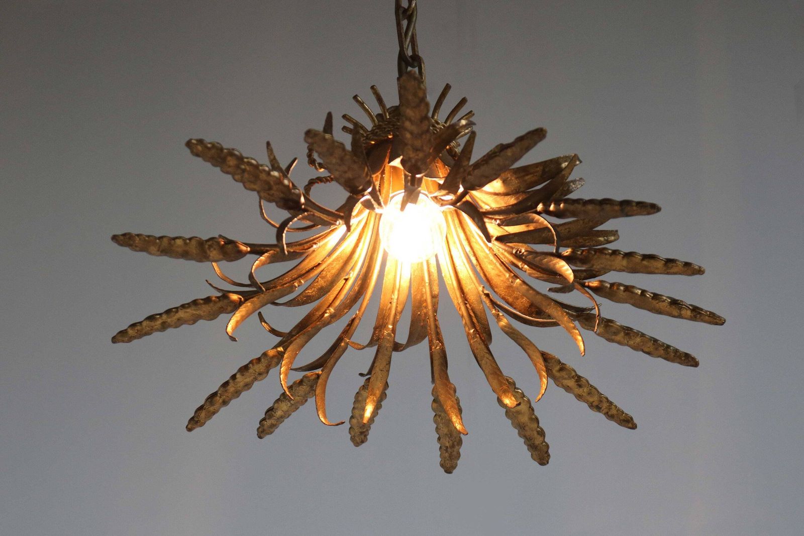 Vergulde Tarweschoof Hanglamp Van Designer Hans Kögl, Jaren 1960 – Hollywood Regency Vintage Hanglamp photo vintage