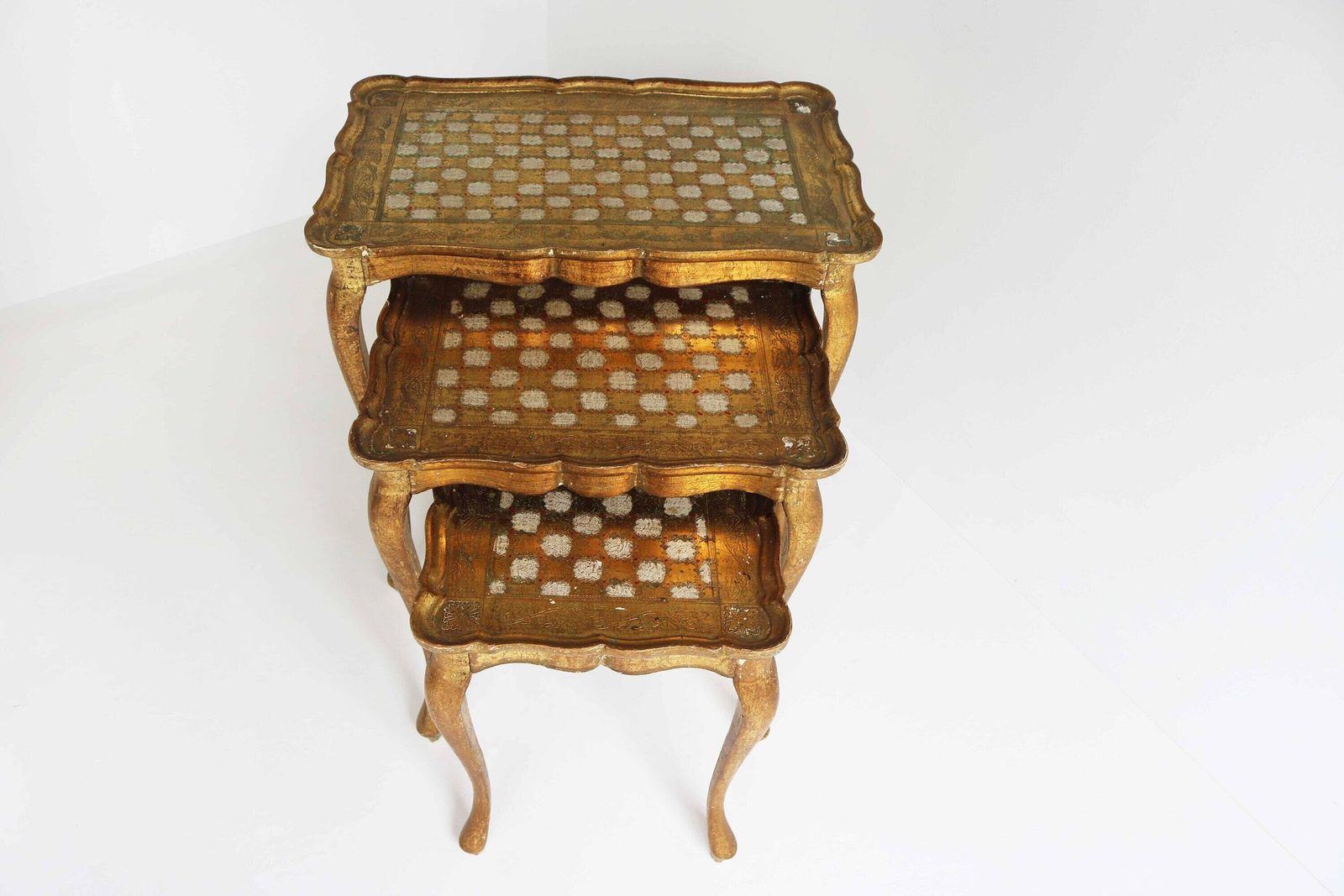 Regency Florentine Coffee Tables In Gilded Wood, 1960s, Set Of 3 Italian Nesting Tables Neoclassical Gilded Side Tables Golden Hand Painted