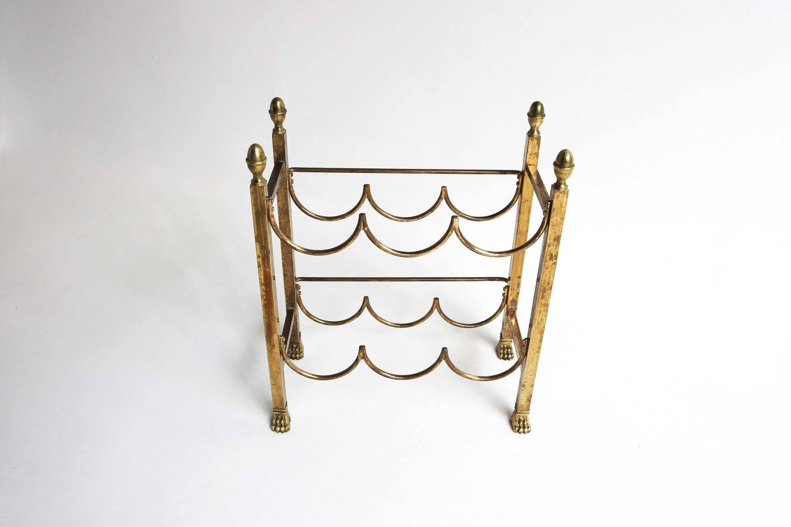 Maison Jansen Klein Messing Wijnrek Tafelmodel Frans Vintage Hollywood Regency Keukenrek Zesflessen Houder Neoklassiek Leeuwenpoten 40s photo furniture