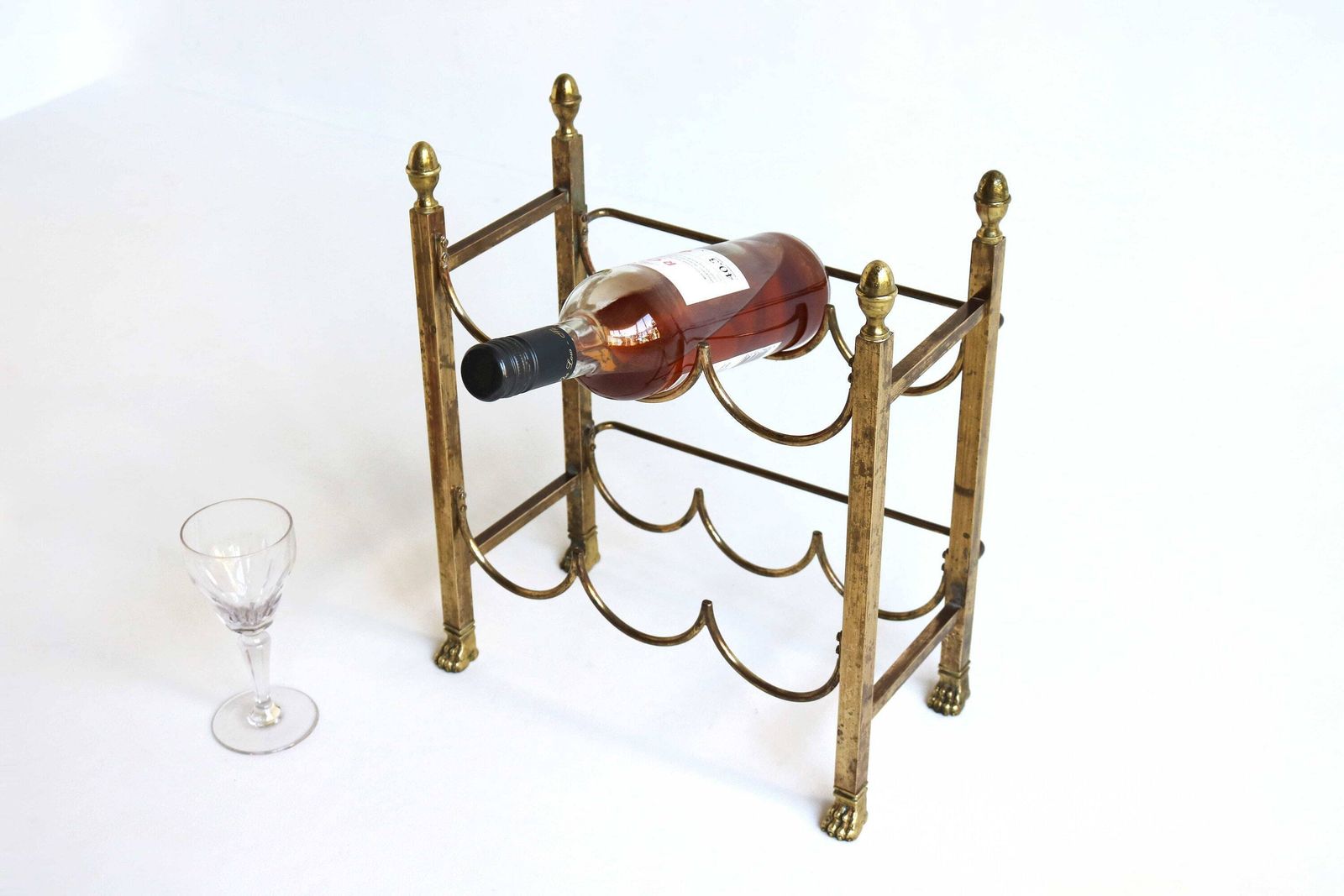 Maison Jansen Klein Messing Wijnrek Tafelmodel Frans Vintage Hollywood Regency Keukenrek Zesflessen Houder Neoklassiek Leeuwenpoten 40s photo vinterior
