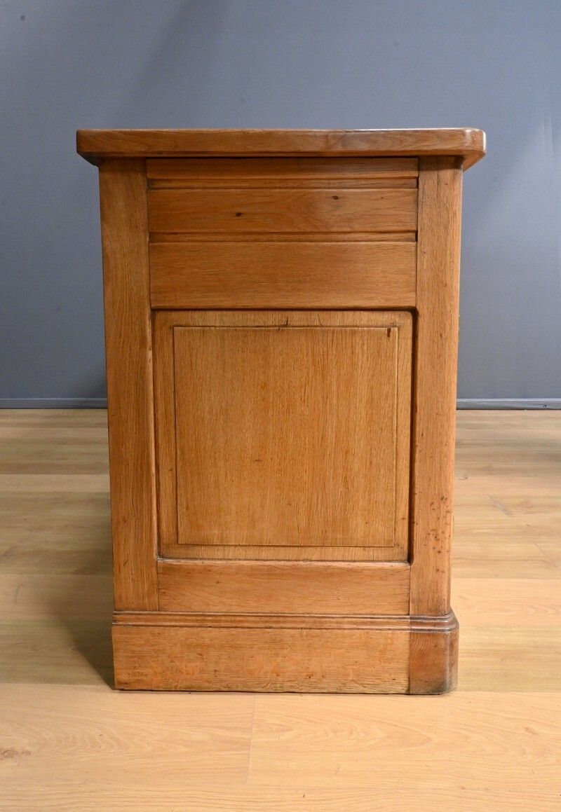 photo vinterior Important Oak Commercial Furniture – 1920