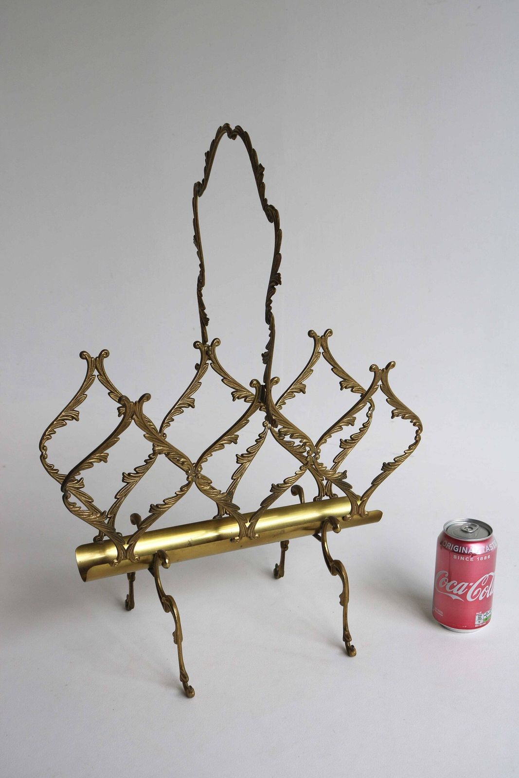 photo furniture Vintage Ornate Brass Magazine Rack Italian Newspaper Rack Carrying Handle Mid Century Neoclassical Regency Style Magazine Stand Or Rack 1950