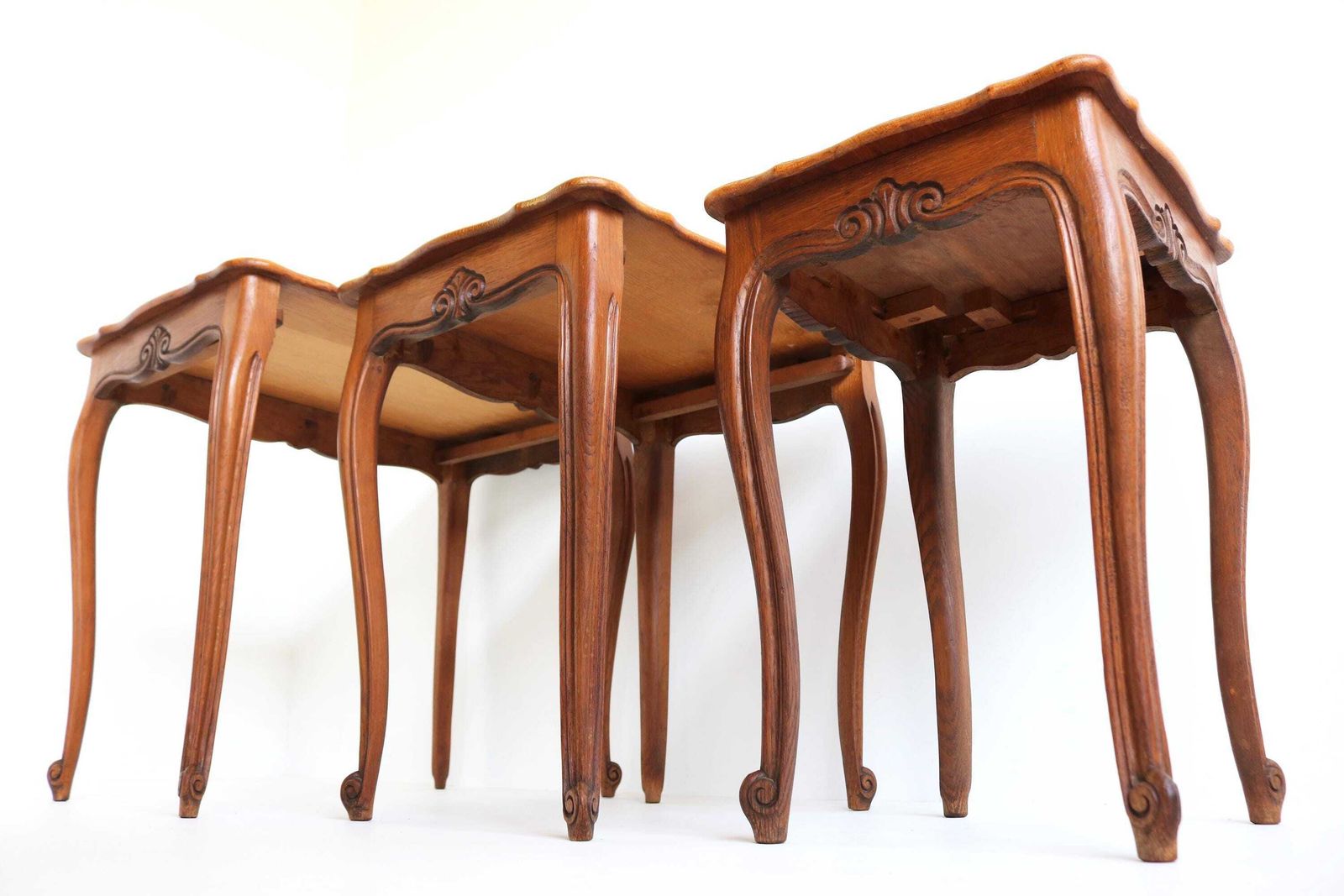 photo furniture Vintage French Nesting Tables – Louis XV Style Oak Set Of 3 Ca. 1960s