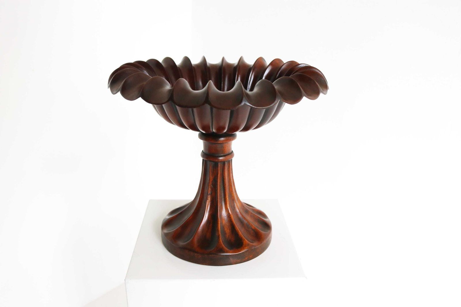 Antiek Engelse Treenware Tazza – Met De Hand Gesneden Houten Schaal Op Voetstuk Met Geschulpte Rand & Patina – 19e Eeuw photo furniture