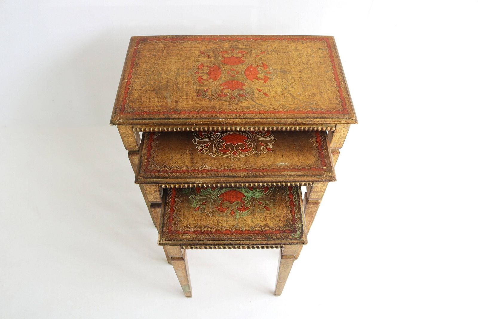 Set Of Three Italian Florentine Gold Hollywood Regency Wood Stacking Nesting Tables Straight Legs Additional Tables Side Tables 1960s