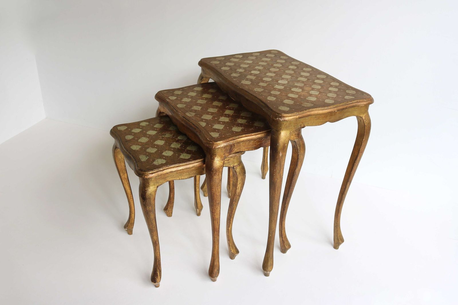 Set Of Three Florentine Coffee Tables In Gilded Wood Italian Nesting Tables Neoclassical Gilded Side Tables Golden Hand Painted 1960s photo furniture