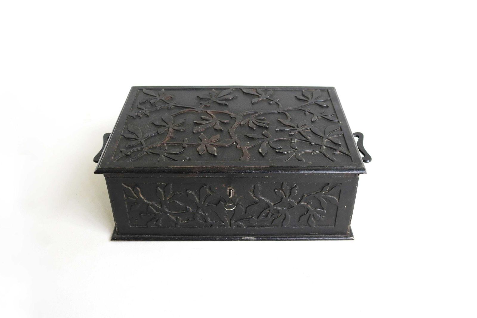 Arts And Crafts Victorian Antique Storage Safe Lidded Money Box Art Nouveau Cast Iron Lock Fireproof Treasure Chest Jewelry Archives 1880