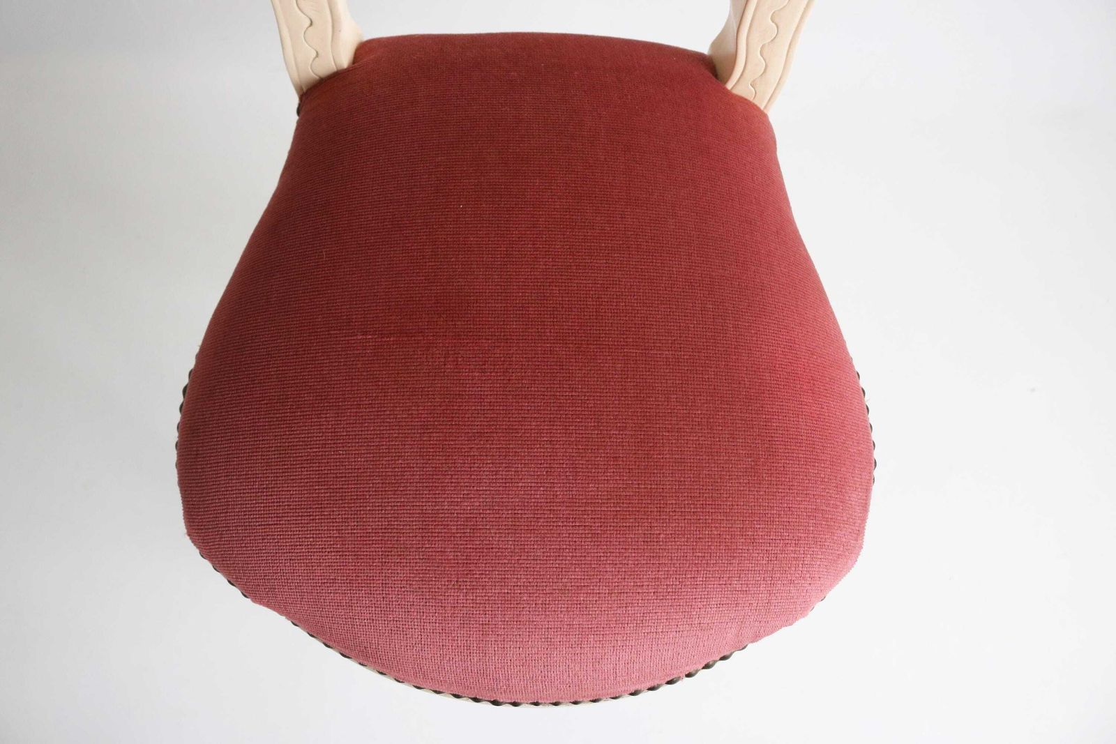 Vintage Italian Wood Carved Chair Quilted Pink Fabric Lovely Romantic 1960 Midcentury Painted Vanity Chair Bedroom, Louis XV Style photo vintage