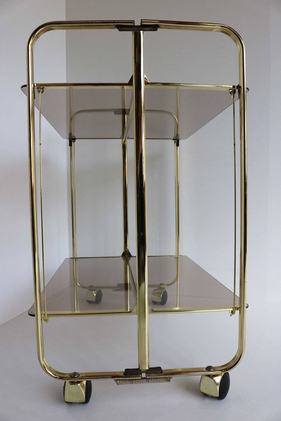 Mid Century Gouden Opvouwbare Barcart Teacart Cocktailcart Messing Entertainment Cart Hollywood Serveerwagen Display Cart Rookglas 1970 photo buy