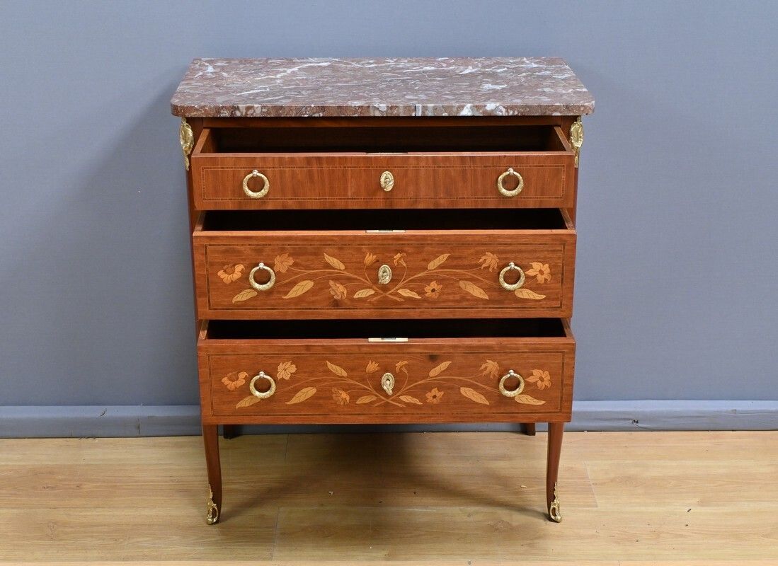 Small Chest Of Drawers In Blond Mahogany – Early 20th Century photo Furniture
