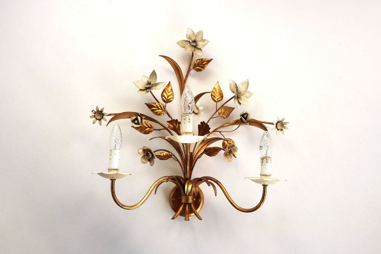 Large Mid Century Bouquet Of Flowers Gilt Florentine Sconce Attributed By Hans Kögl 1960 Hollywood Regency Golden Wall Lamp Wall Light Gilt