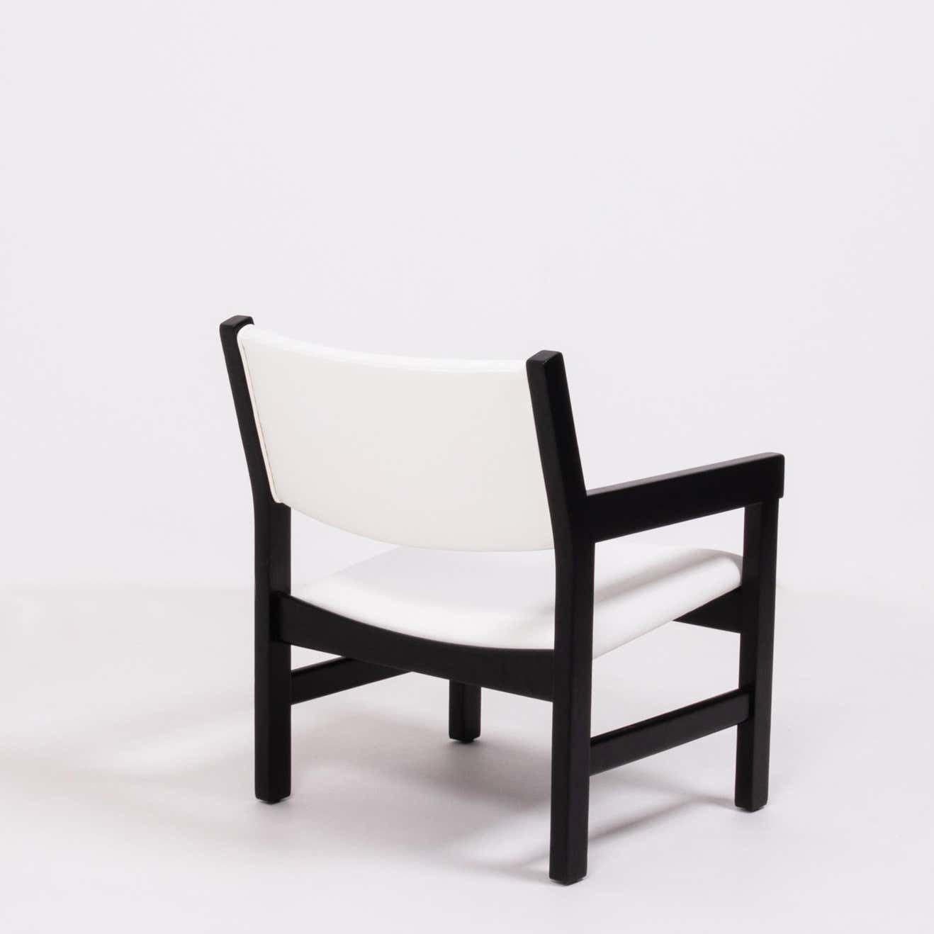 Hans Wegner Midcentury Dining Chairs For Getama In White, Set Of Six photo vintage