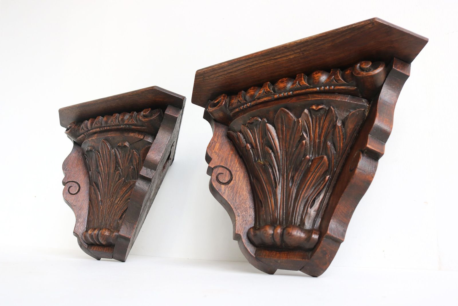 Twee Antieke Eiken Hoekwandconsoles – Gesneden Houten Wandplankbeugels, Franse Wandplank, Decoratieve Hangplank, Voetstuk, 19e Eeuw photo for sale