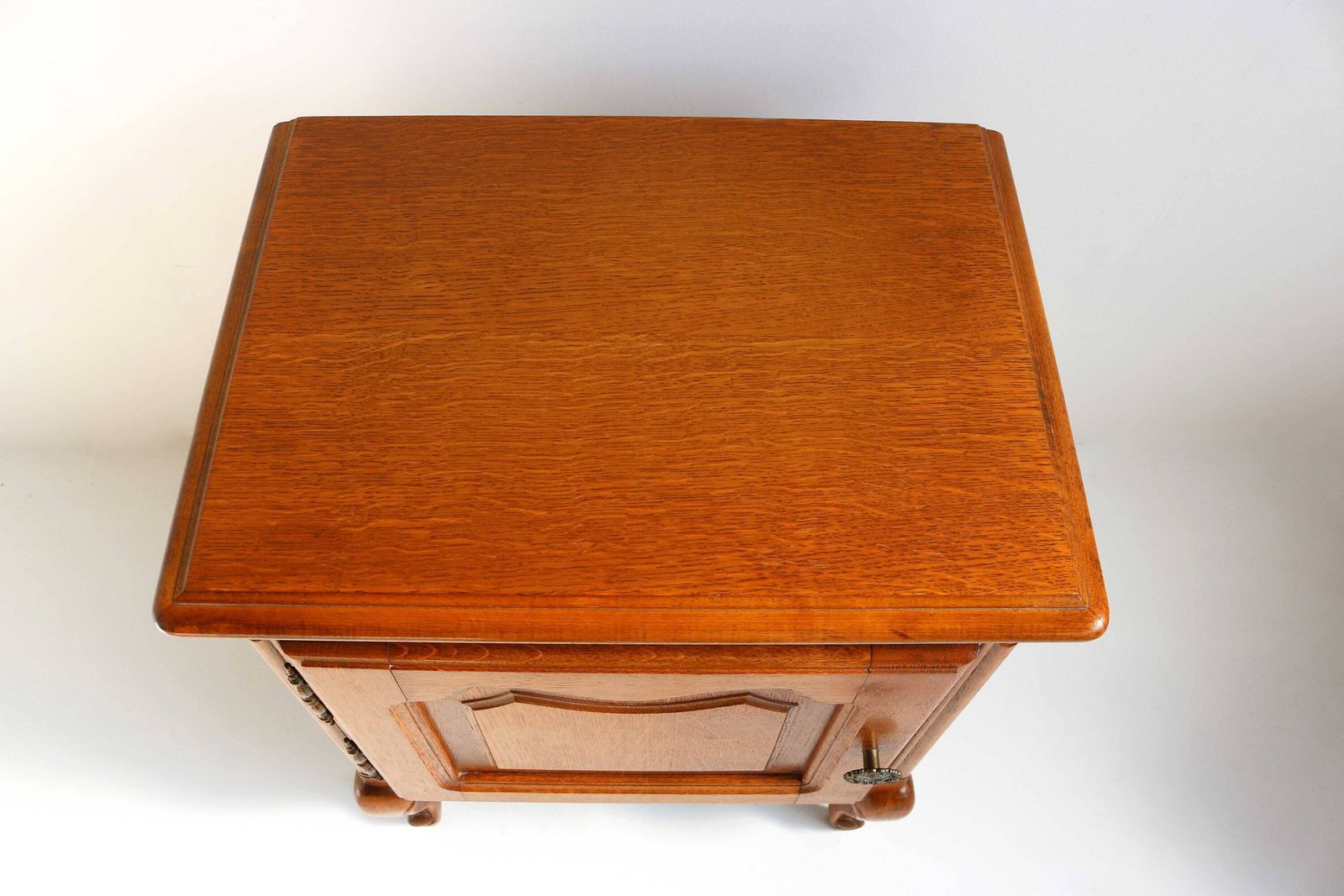 Mid Century Oak Wood French Louis XV Style Door Bent Legs Antique Style Nightstand Bedside Table End Table Country Side Table 1960 photo for sale