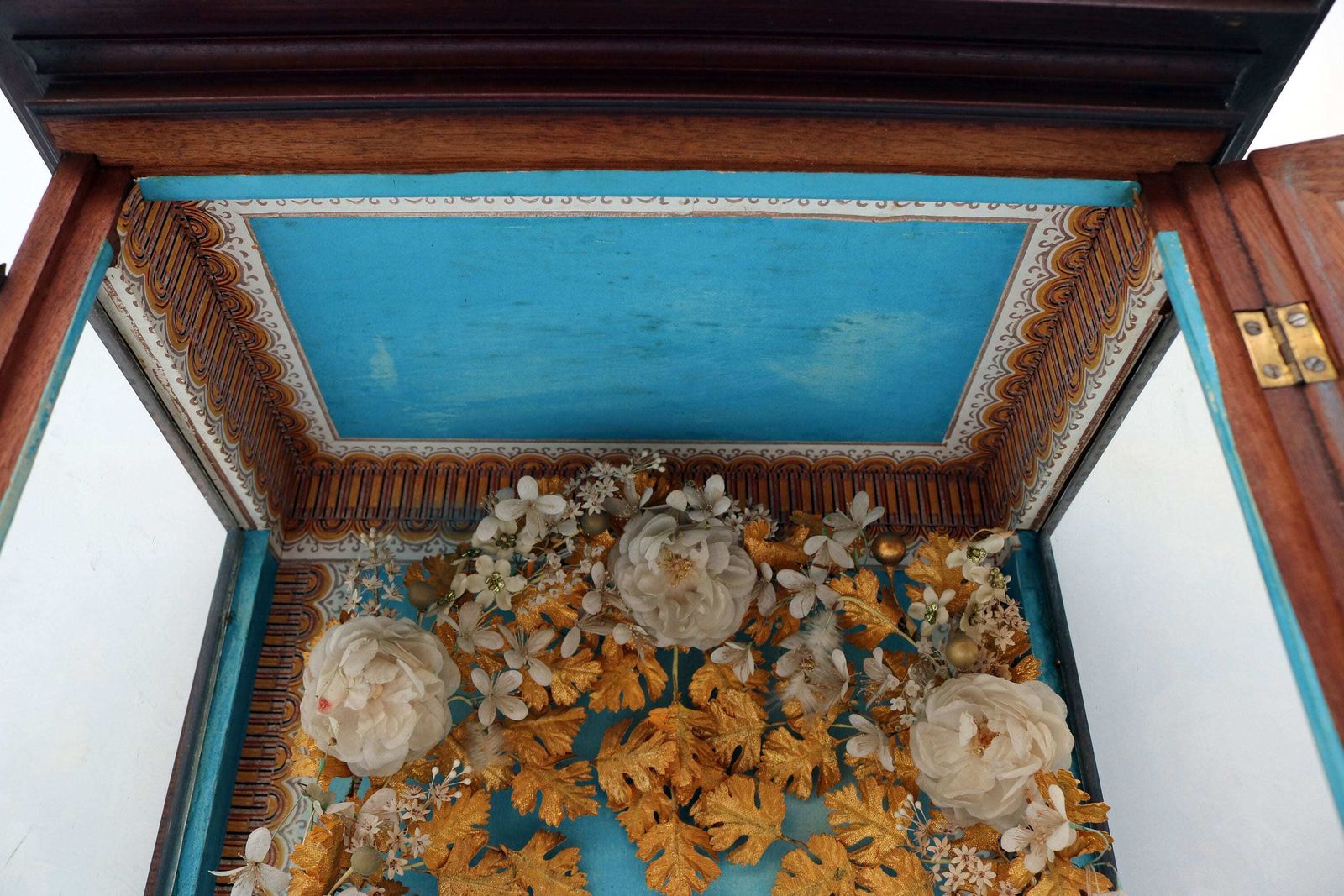 19th Century Display Cabinet Shrine Virgin Mary In Porcelain Flowers In Porcelain Vase 1800  1900 photo for sale