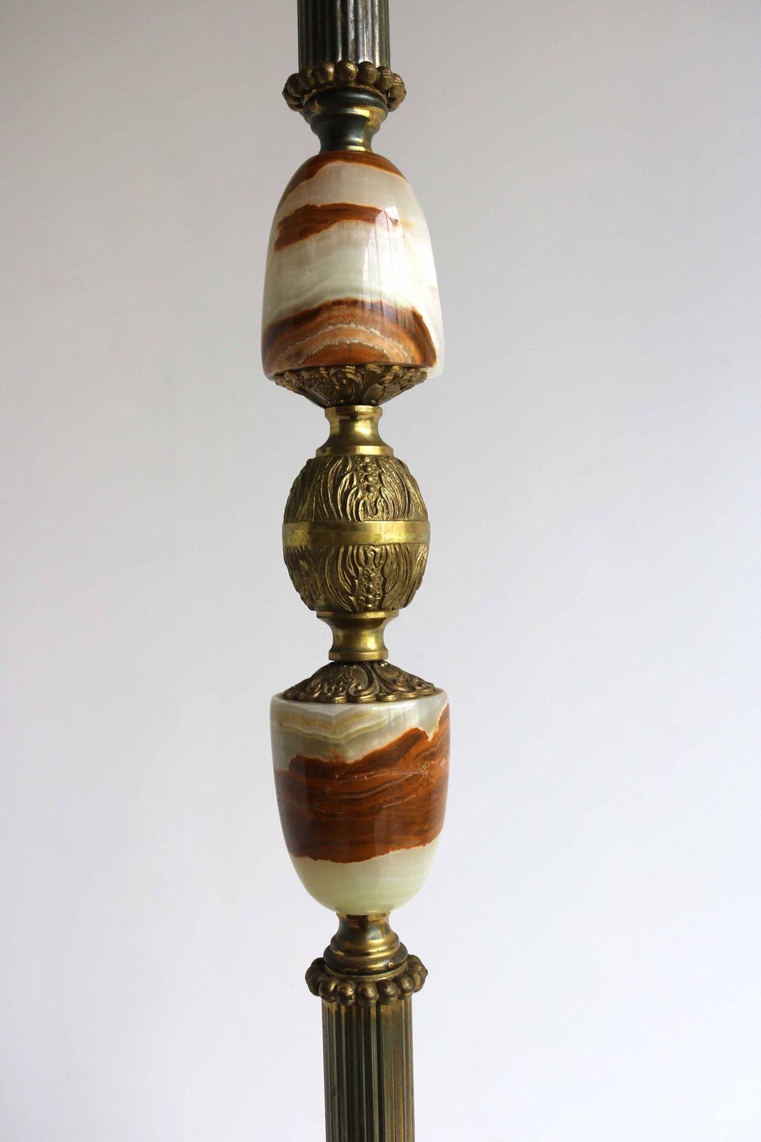 Mid Century Italian Marble, Onyx And Brass Regency Floor Lamp Stand Lion's Paw Standing Lamp 1950s Standard Lamp Claw Feet photo Lighting