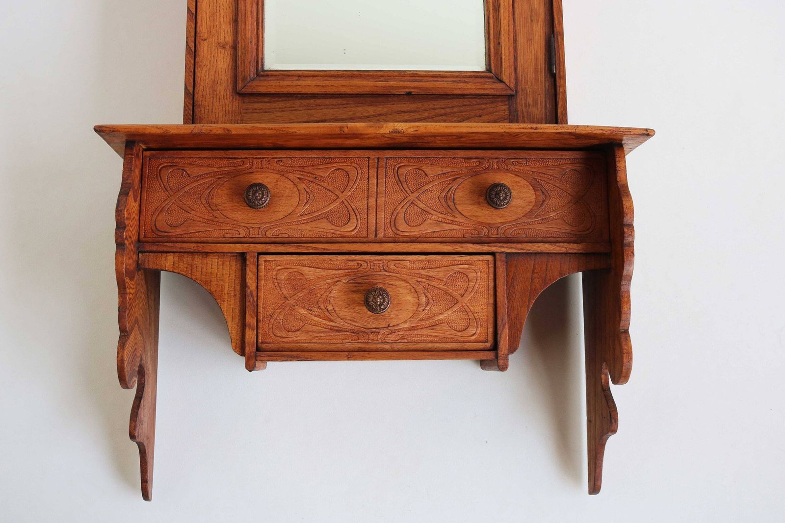 Antiek Art Nouveau Houten Medicijn /Badkamer /Keukenkaststje – Geslepen Spiegel – Klein Wandkastje – Apothekersladekaststje – 1900–1910 photo furniture