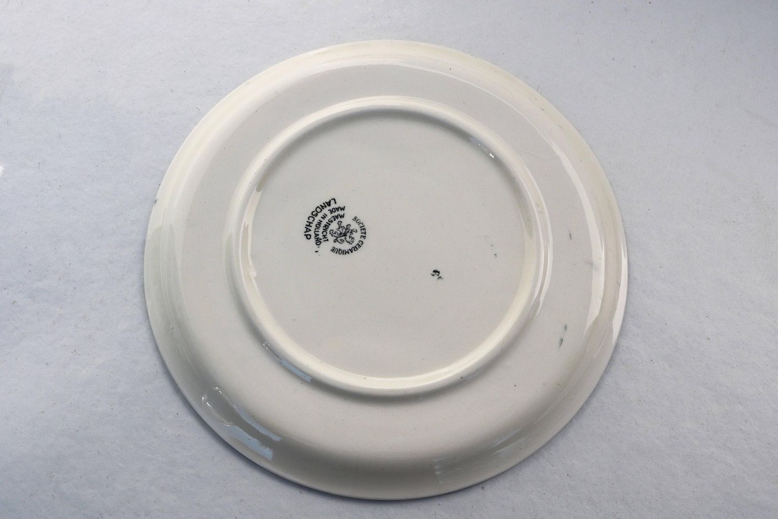 Antiek Nederlands Tafelservies Maastricht – Landelijk Boerderijdecor – Zwart Eiservies Met Bord, 6 Eierdopjes En Zoutvaatje photo vintage