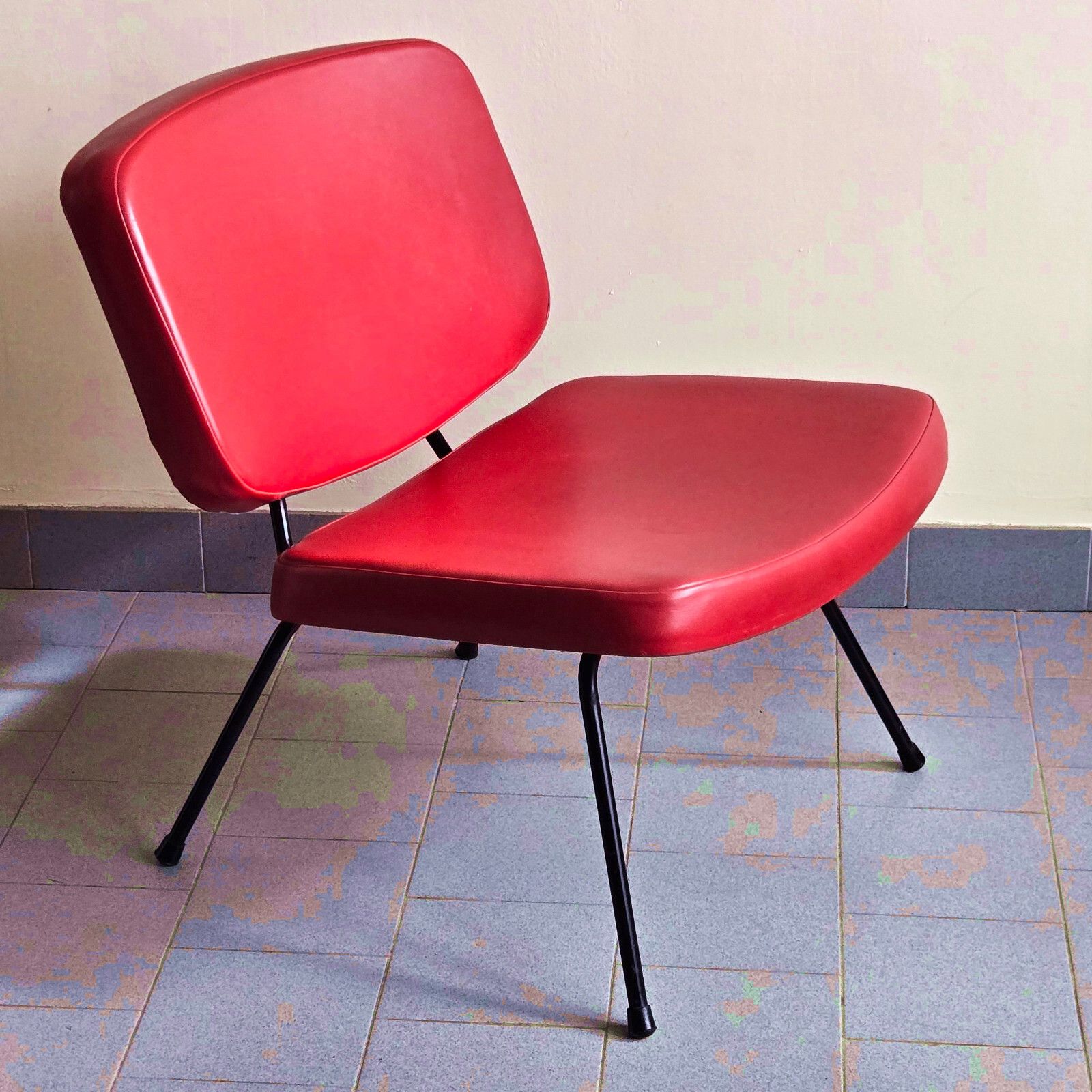 photo vintage Vintage Paulin Stone 1950 Cm190 Armchair Heater For Tuna 50s 1950s