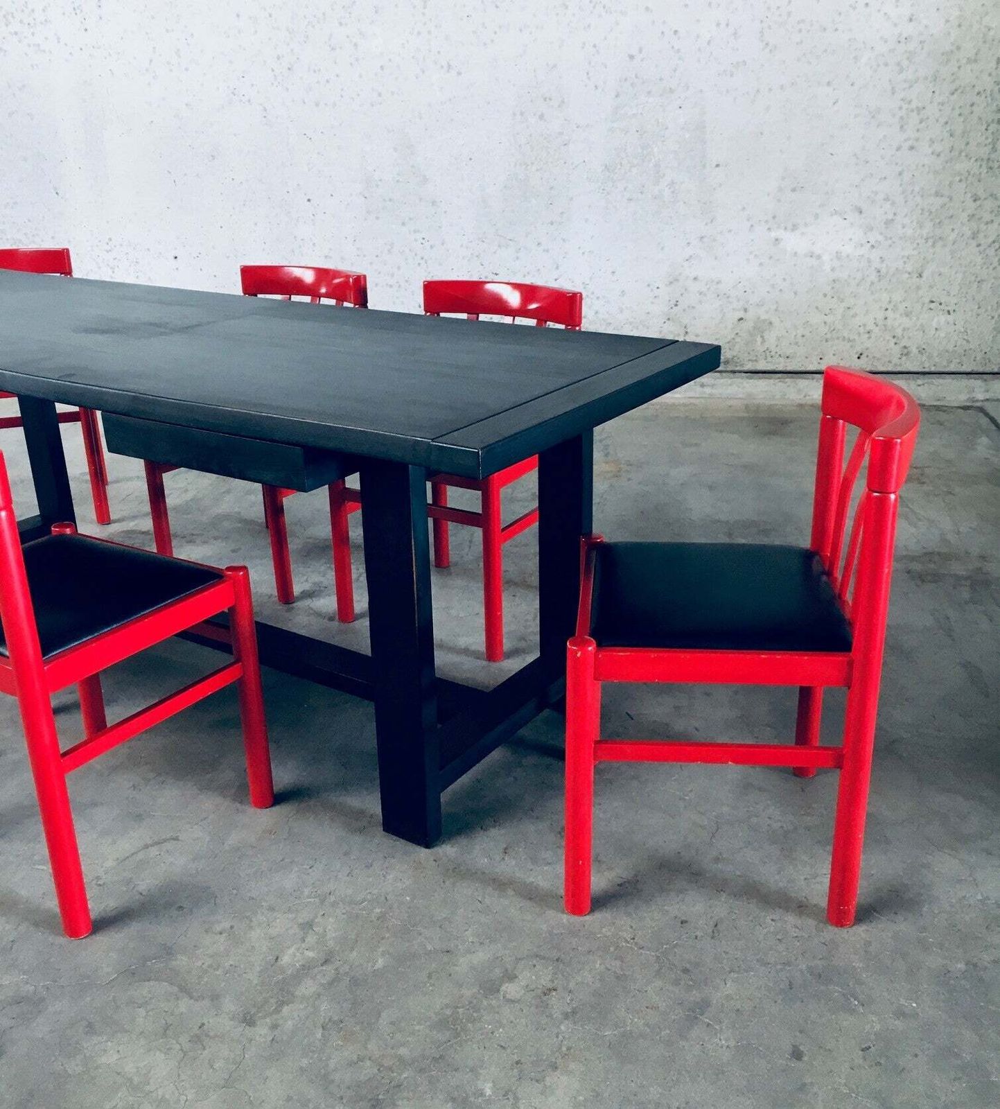 Meubels Mid Century Modern Design Eetkamerstoelen In Rood, Set Van 6 – België, Ca. Jaren 1960 photo