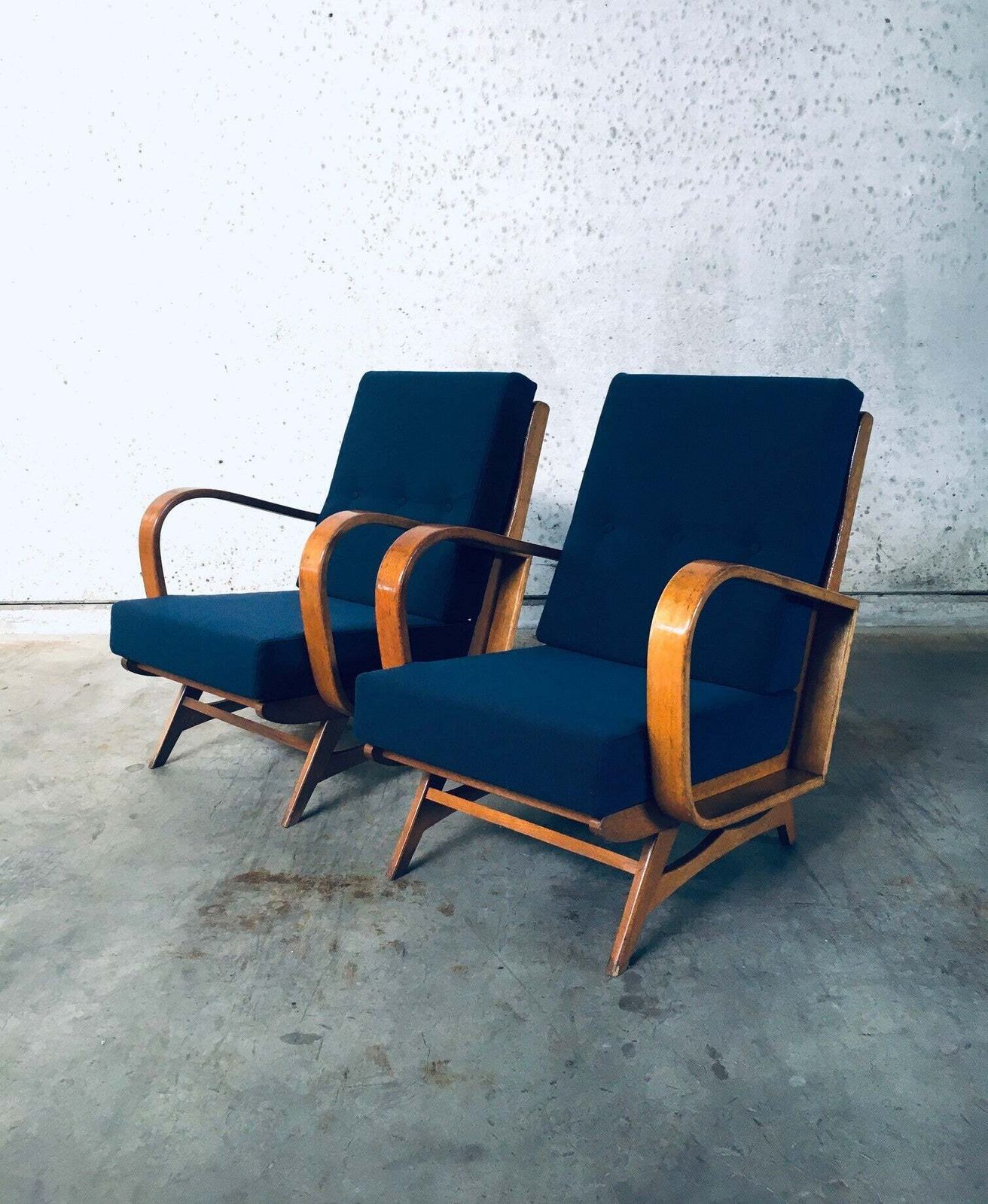 Mid Century Modern Design Bentwood Lounge Chairs, Jaren 1950, België photo for sale