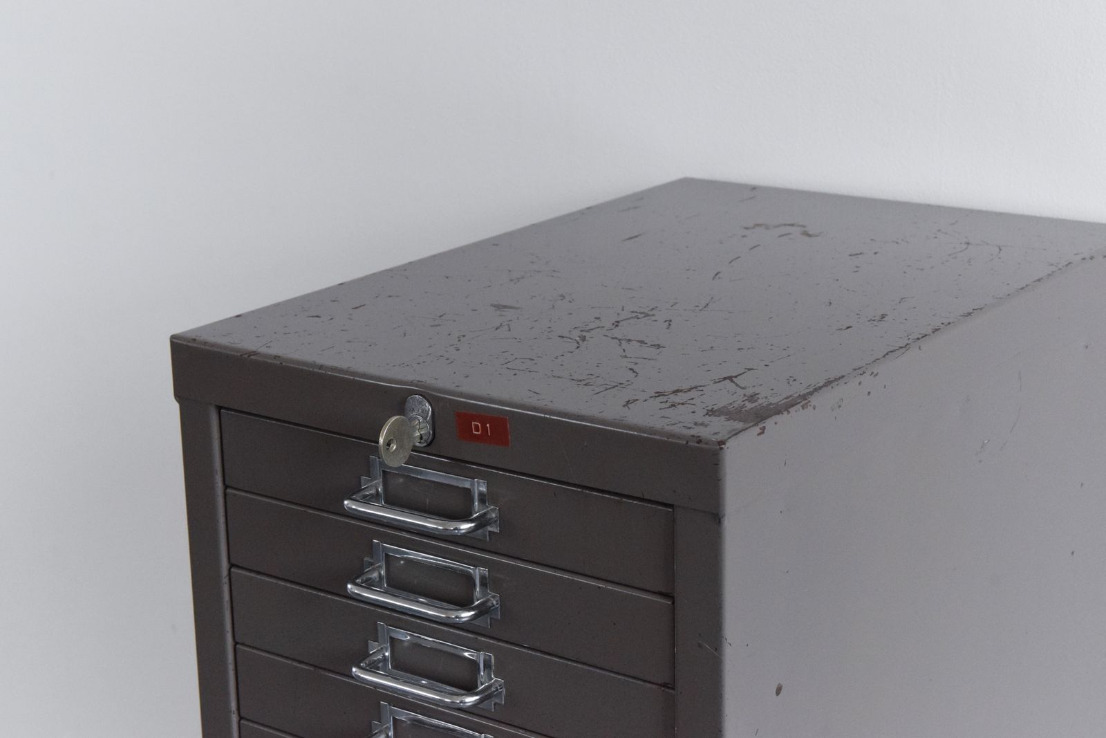 Industrial Grey 21 Drawer Metal Filing Cabinet By Stor photo 275.0