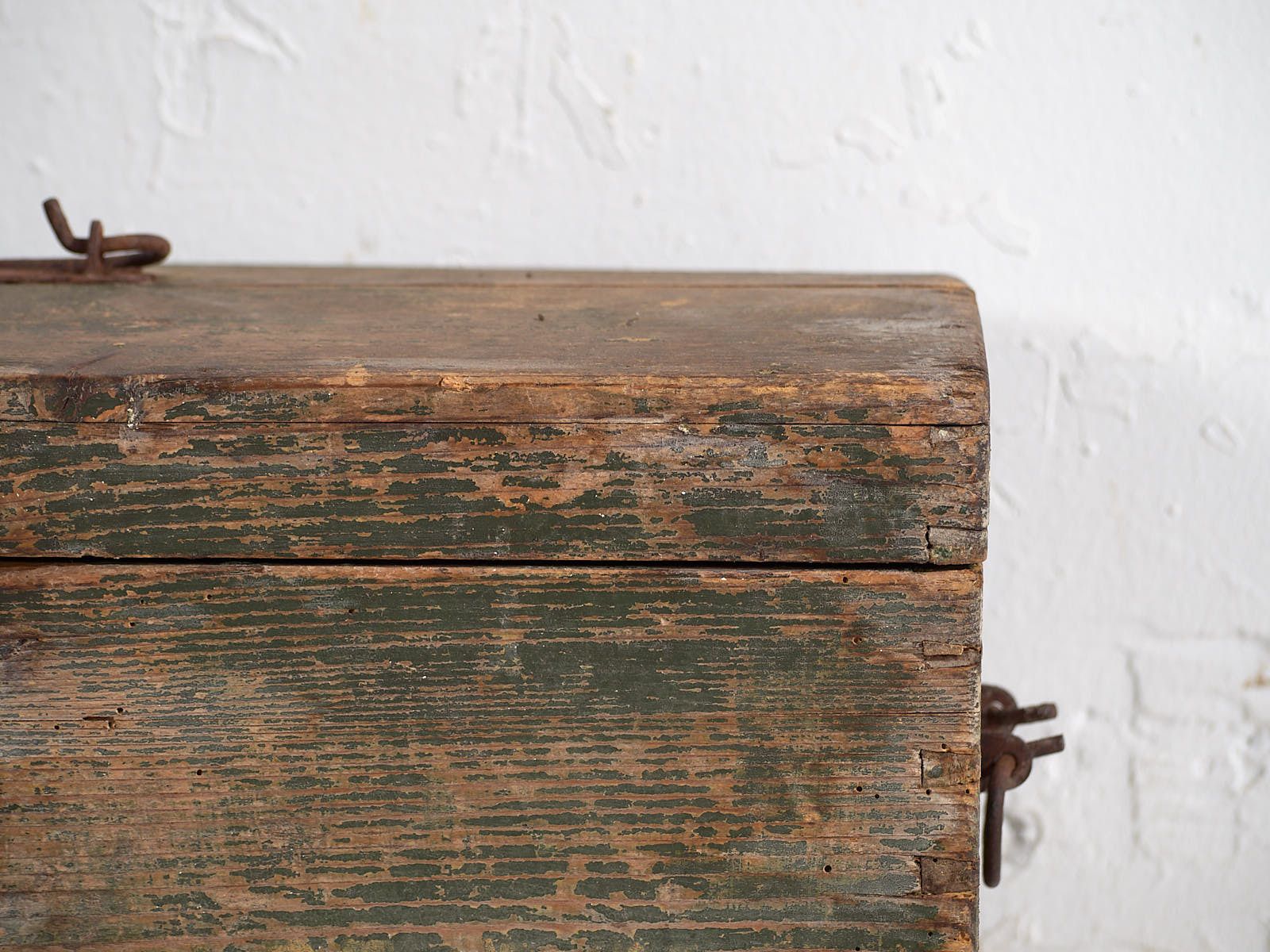 photo furniture Small Antique Chest In Shades Of Green (C.1920) #78
