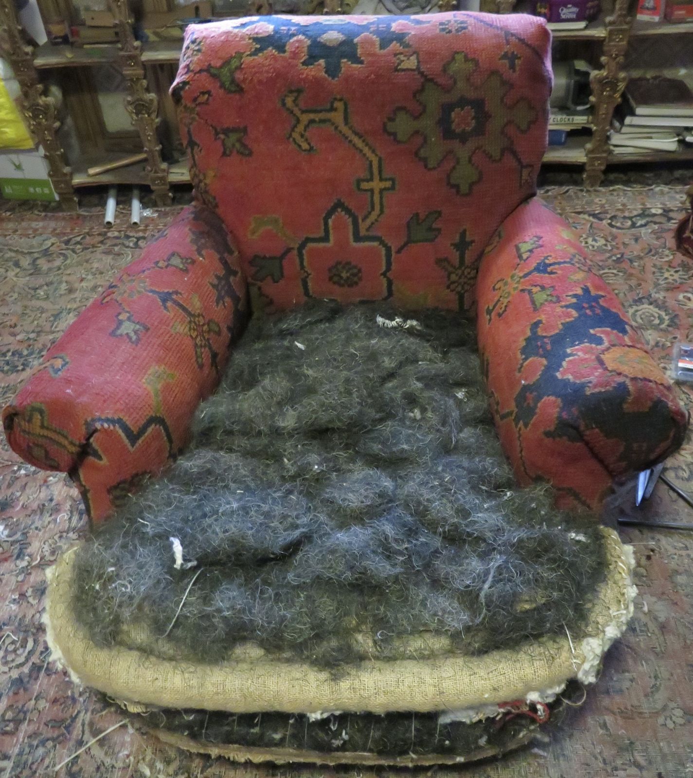 photo vinterior Howard And Sons "Ushak Turkey Carpet" Club Armchair.