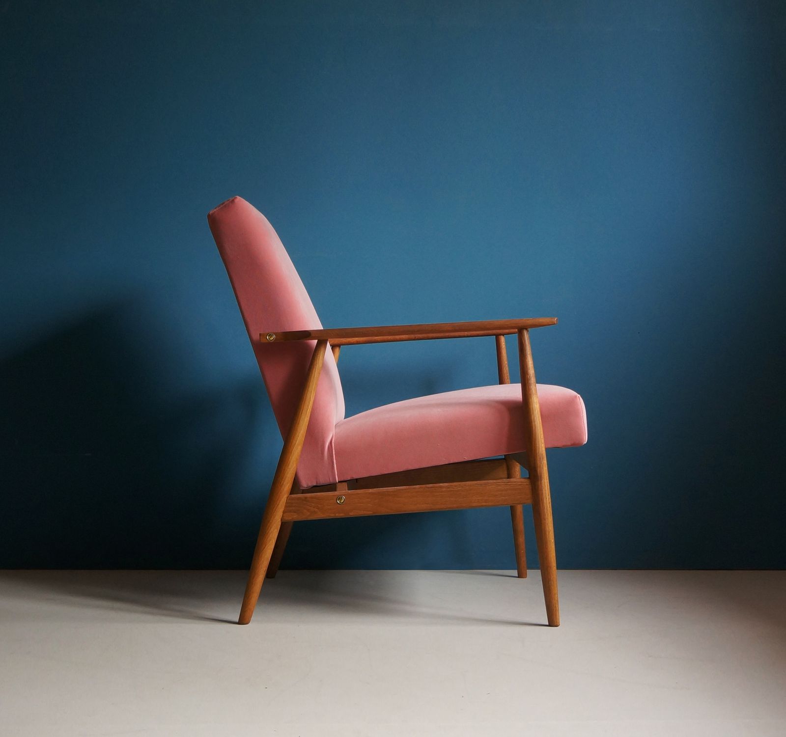 Singel Vintage Armchair Form Mid Century, Pink Velvet, Restored photo furniture