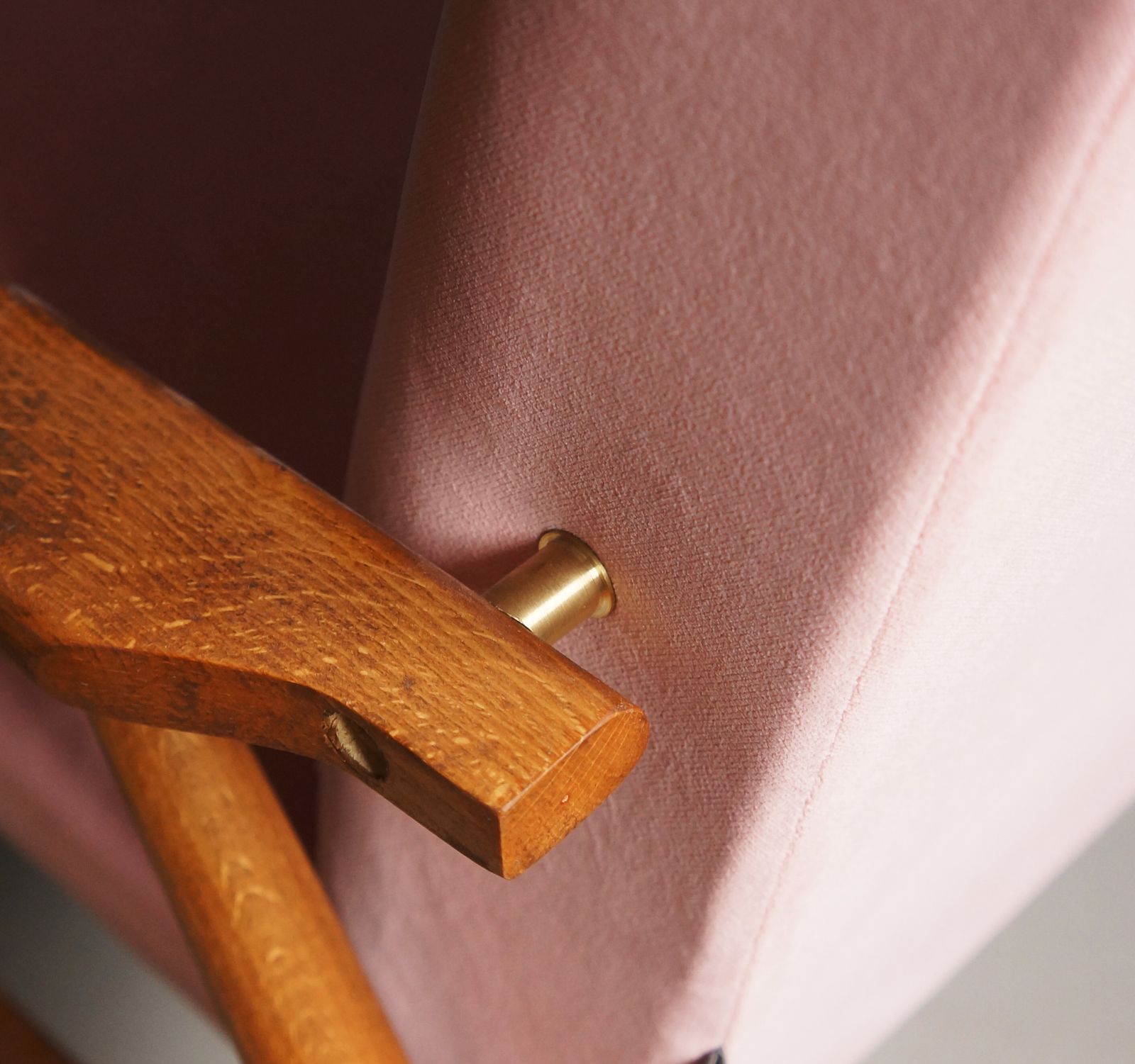 Singel Vintage Armchair Form Mid Century, Pink Velvet, Restored photo 439.0