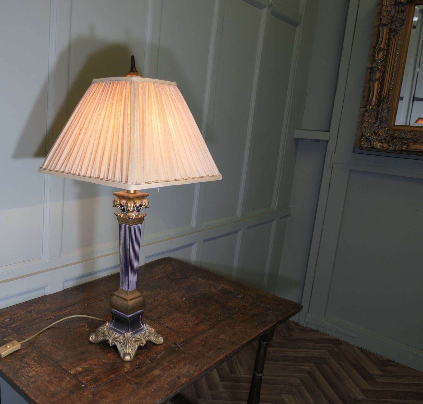 Gothic Style Table Lamp photo Lighting
