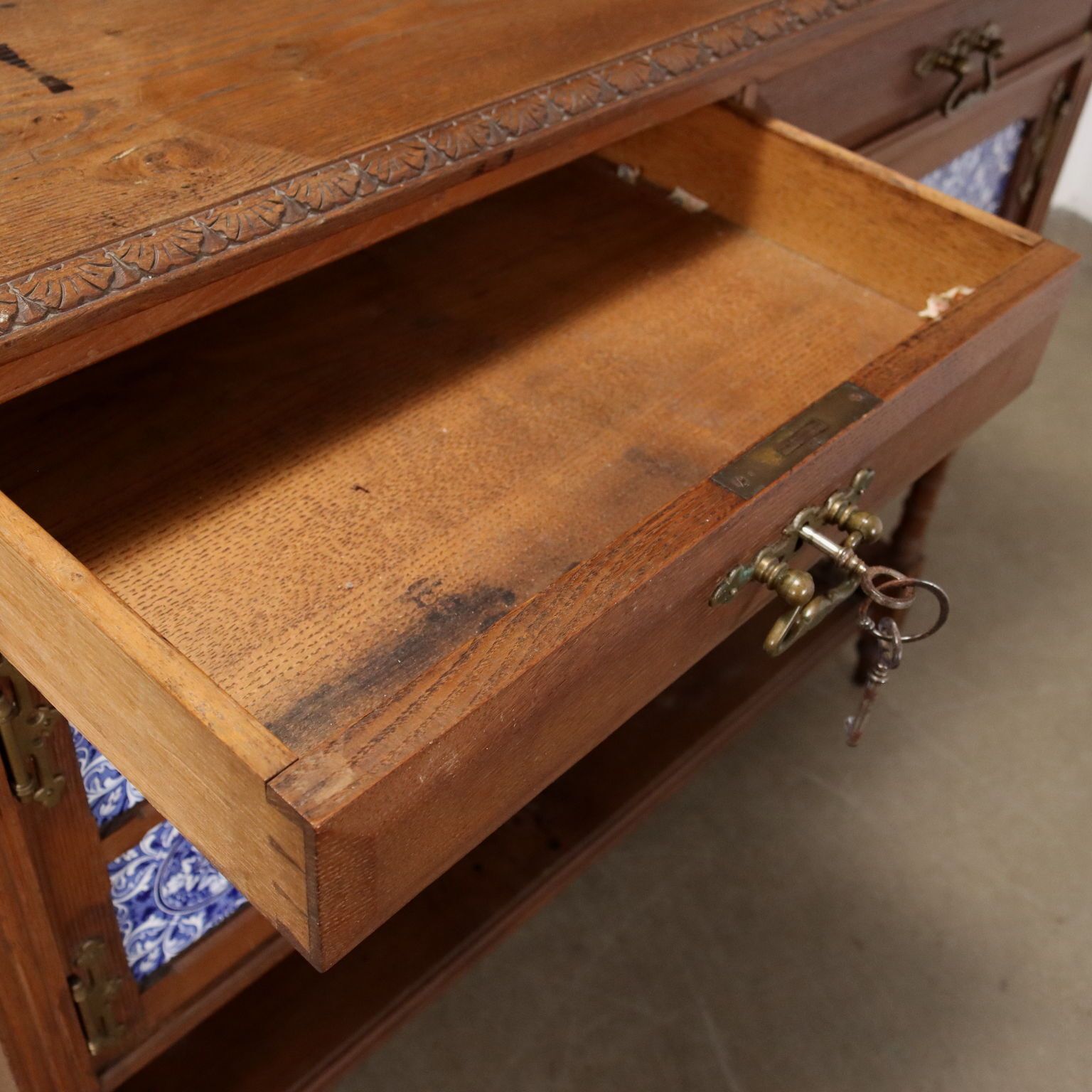 Cupboard Art Nouveau Oak 2 Drawers XX Century photo 780.0
