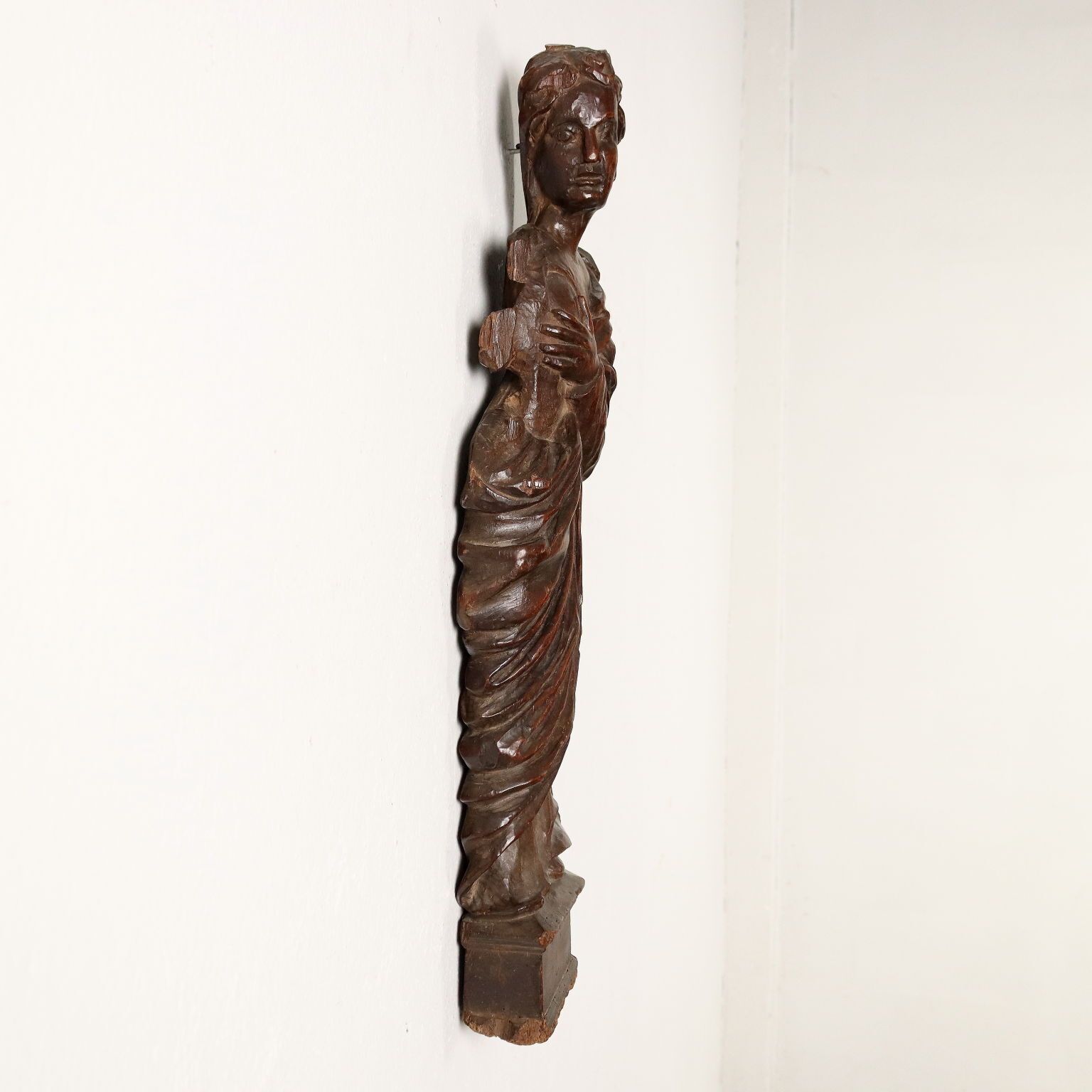 photo furniture Sculpture Late Mannerism Walnut Italy XVII Century