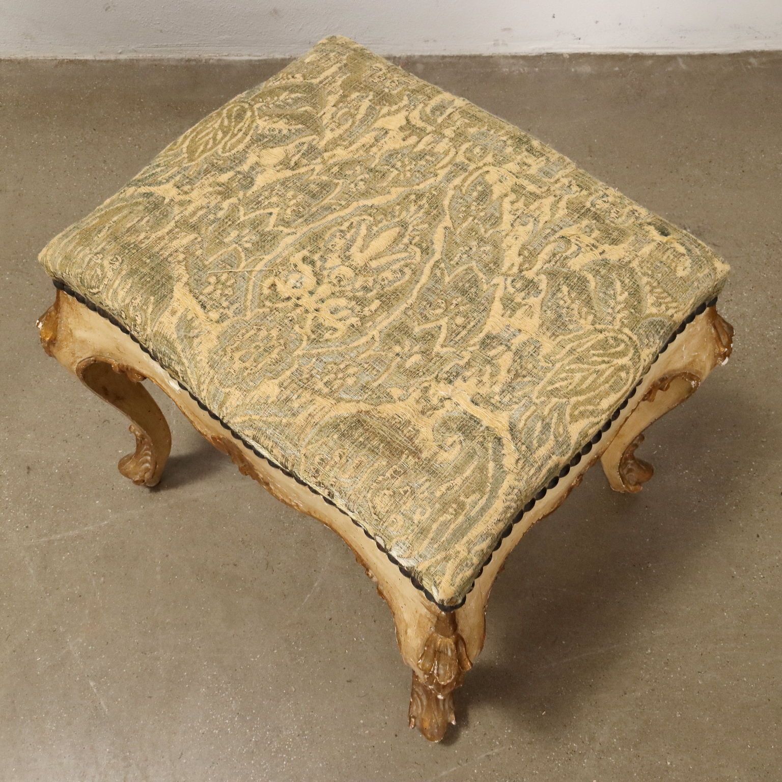 Pair Of Pouf Baroque Style Gilded Wood XIX Century photo vinterior