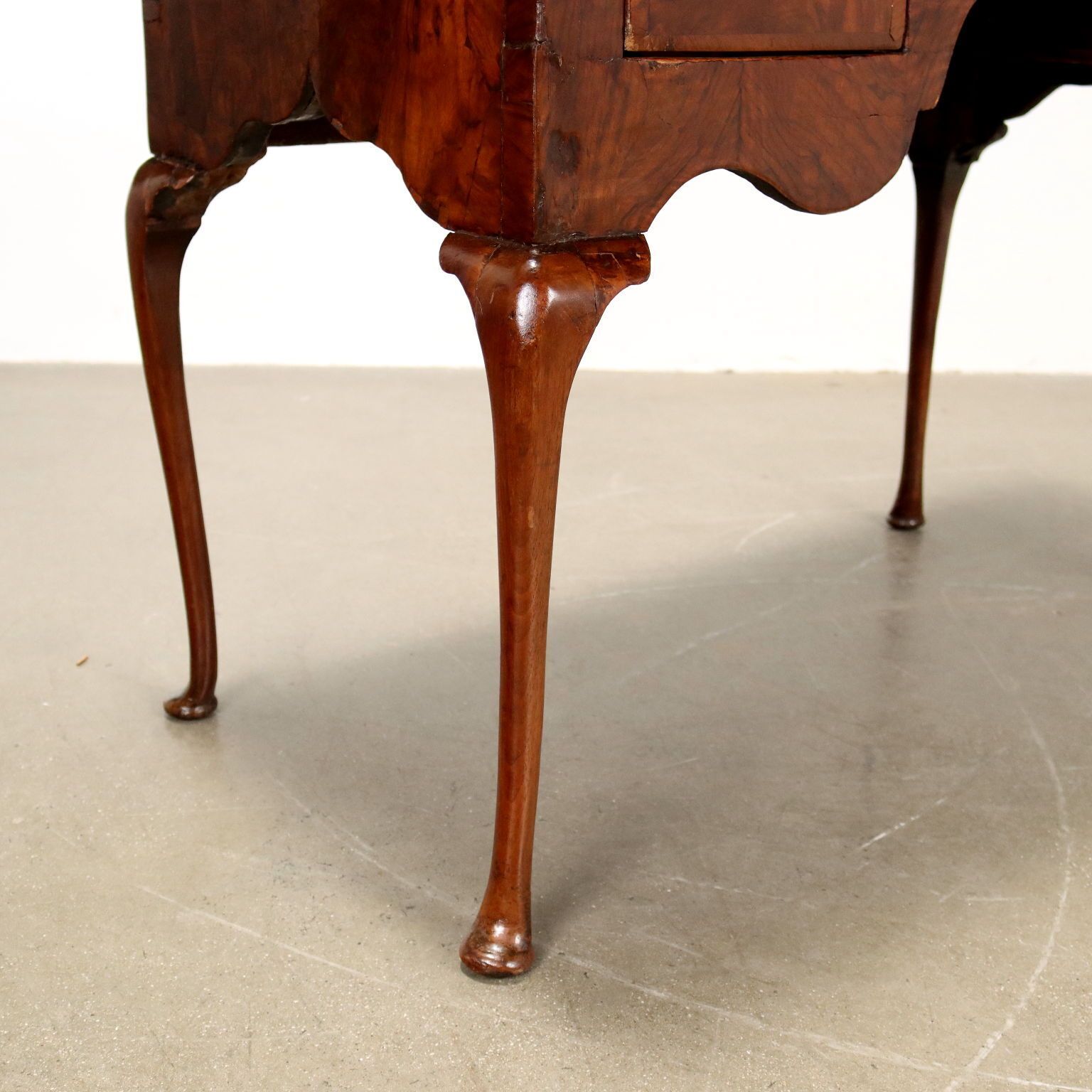 photo furniture Antique Writing Desk Chippendale Walnut Oak Fir XVIII Century