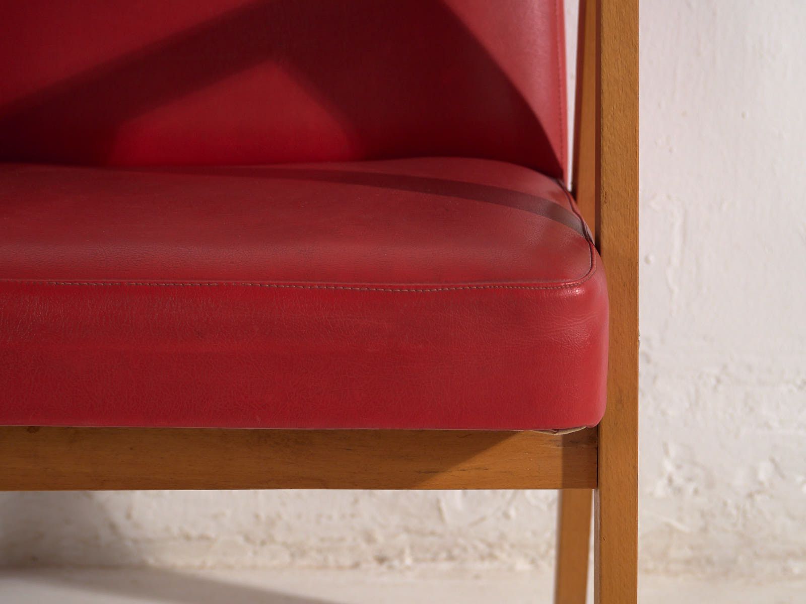 photo vintage Red Vintage Style Armchairs (C.1960). Set Of 2 Pieces