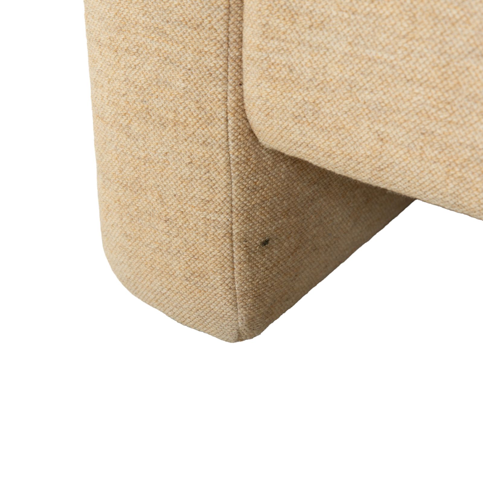 Canapé 2 places Cor Conseta en tissu beige avec appuie-têtes photo buy