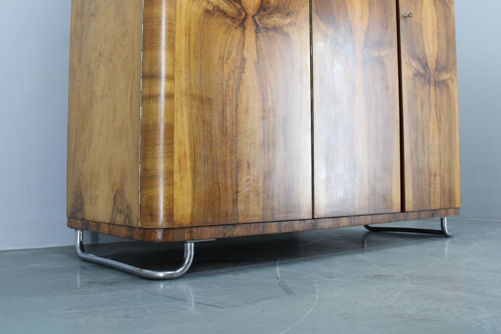 1930s Bauhaus Wardrobe By Vichr & Spol In Walnut Finish, Czechoslovakia photo vintage
