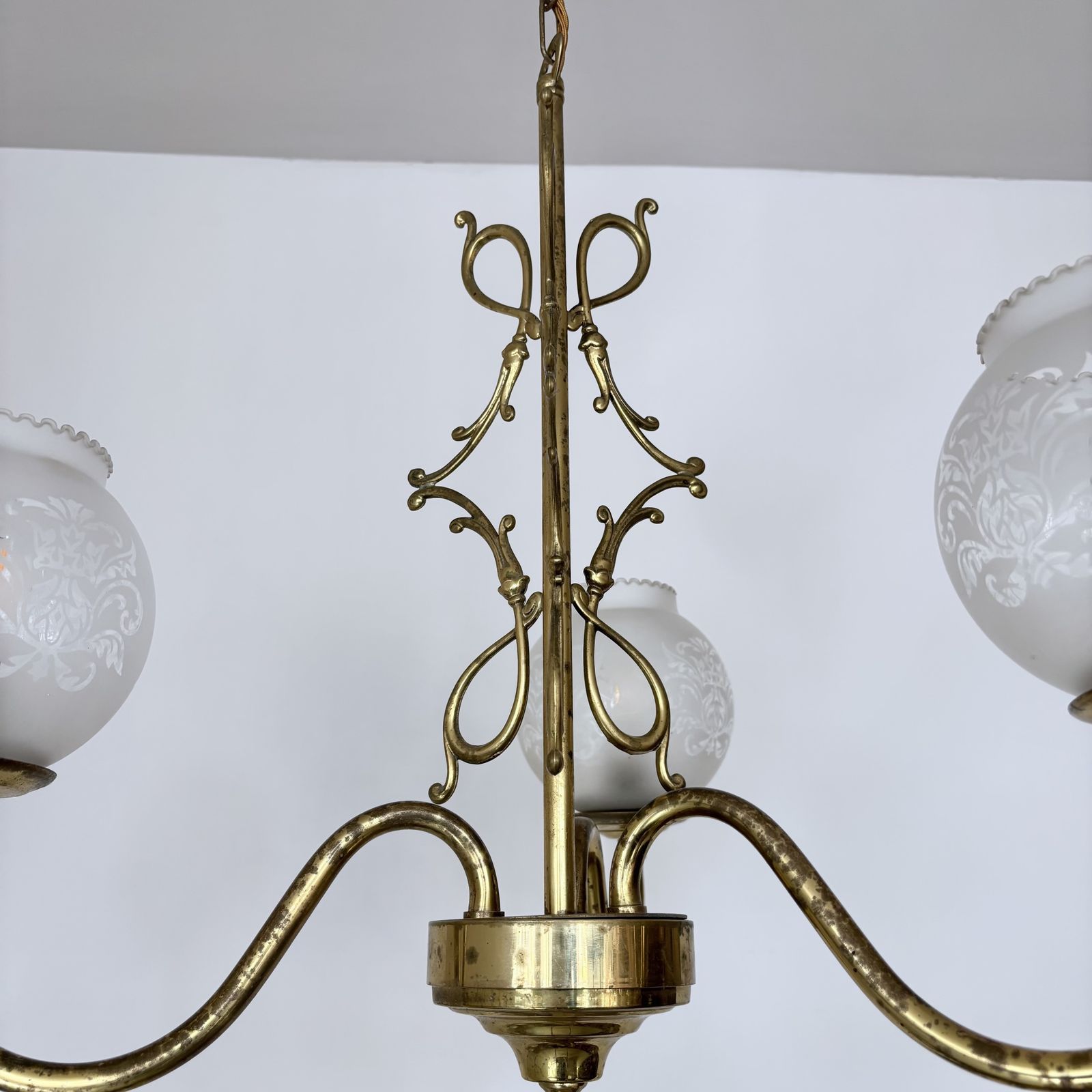 Late 20th Century Brass Chandelier With Frosted Globe Shades photo buy