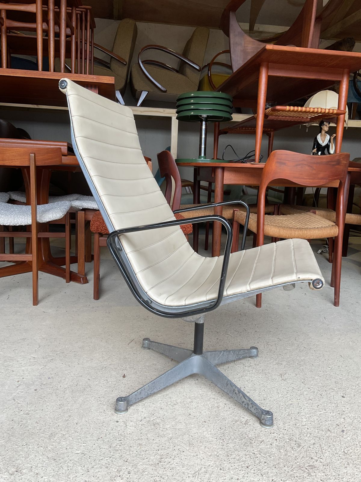 Charles & Ray Eames For Herman Miller Co. Chair, Model 681/82, C. 1959. Vintage photo buy