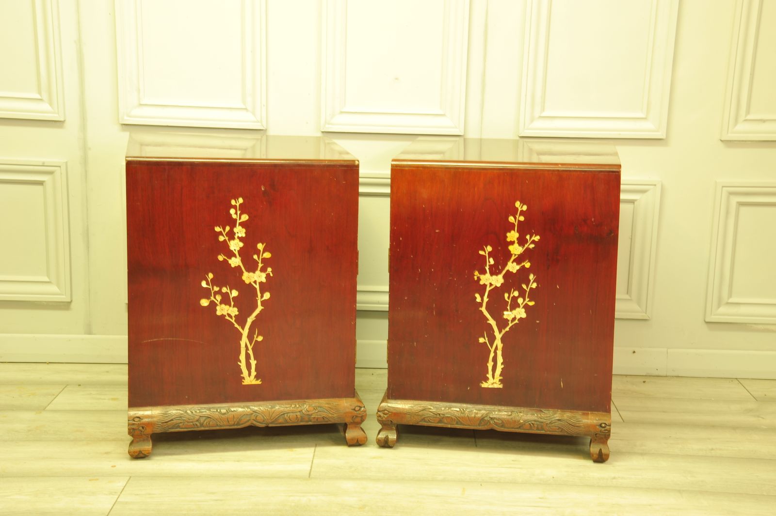photo furniture A Good Quality Pair Of Vintage English Chinoiserie Decorated Side Cabinets